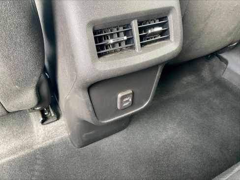 Used 2023 Chevrolet Equinox LS AWD/4WD image 25