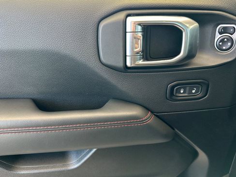 Used 2026 Jeep Wrangler Unlimited Rubicon w/ Steel Bumper Group image 10