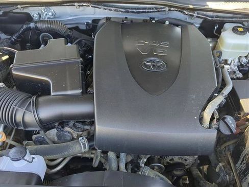 Used 2020 Toyota Tacoma TRD Off-Road w/ Technology Package AWD/4WD image 21
