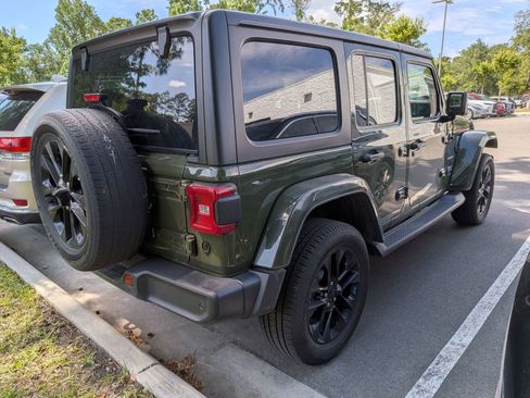 Used 2022 Jeep Wrangler Unlimited Sahara w/ Cold Weather Group AWD/4WD image 2