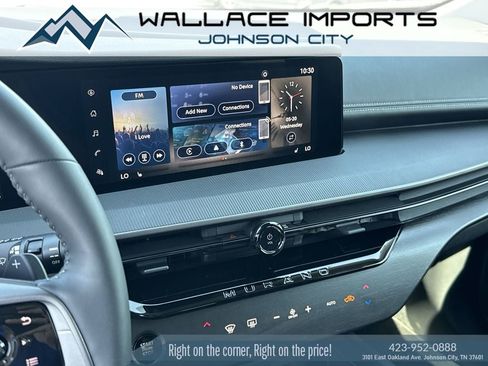 Used 2025 Nissan Murano SV AWD/4WD image 21