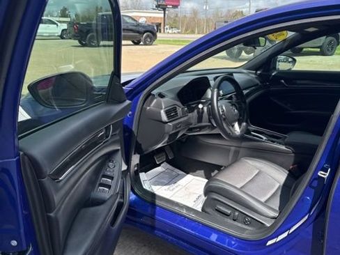 Used 2021 Honda Accord Sport image 9