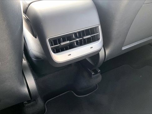 Used 2023 Tesla Model Y Long Range image 31