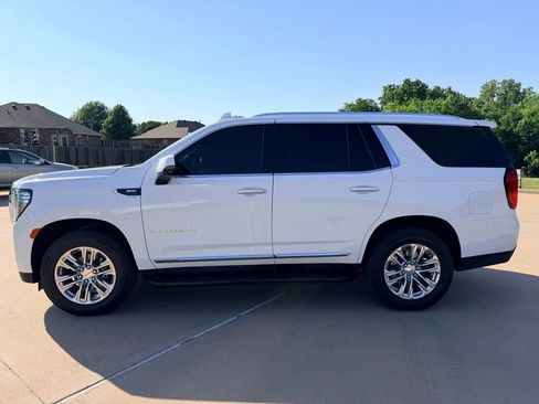 Used 2023 GMC Yukon SLT w/ SLT Premium Package AWD/4WD image 2