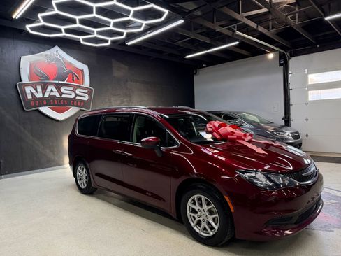 Used 2021 Chrysler Voyager Lxi image 9