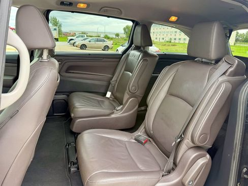 Used 2018 Honda Odyssey Touring image 12