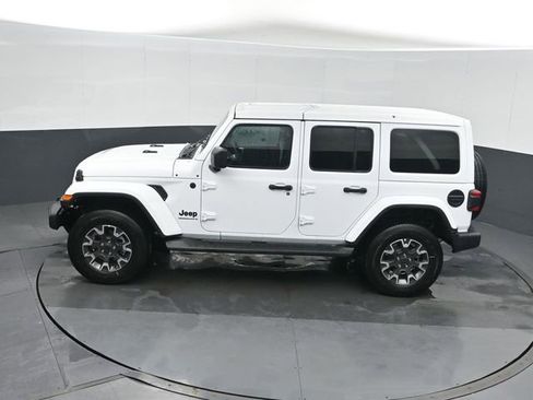 New 2026 Jeep Wrangler Unlimited Sahara AWD/4WD image 32