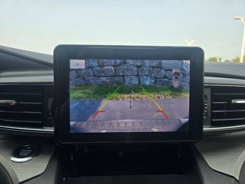 Used 2020 Ford Explorer XLT w/ Equipment Group 202A AWD/4WD image 26