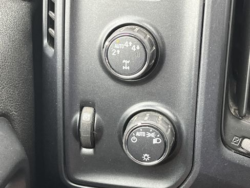 Used 2018 Chevrolet Silverado 1500 W/T image 17