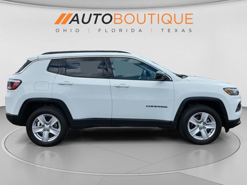 Used 2022 Jeep Compass Latitude w/ Sun and Sound Group AWD/4WD image 6