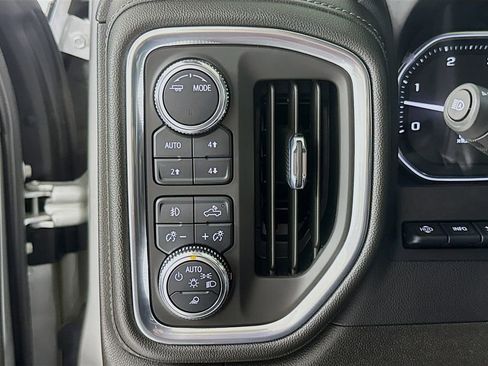 Used 2022 GMC Sierra 3500 Denali w/ Denali Ultimate Package image 8