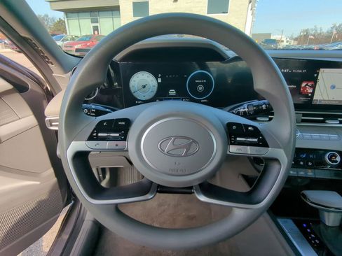 Used 2024 Hyundai Elantra SEL image 24