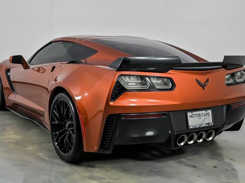 Used 2016 Chevrolet Corvette Z06 w/ 3LZ Preferred Equipment Group RWD image 10