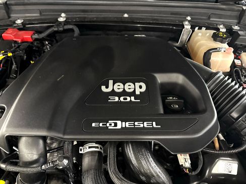 Used 2021 Jeep Gladiator Sport image 53