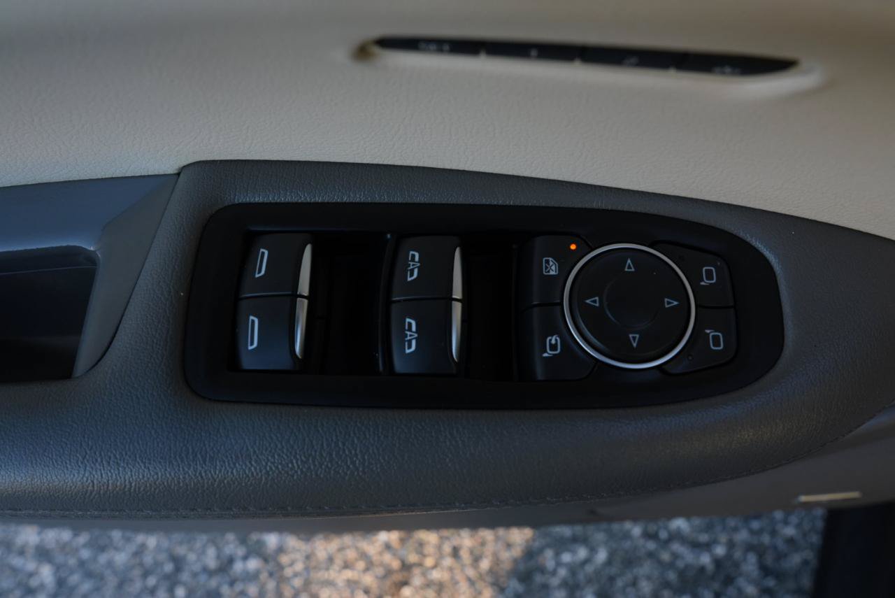 Used 2018 Cadillac XT5 Luxury w/ Driver Awareness Package FWD image 22