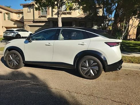 Used 2024 Nissan Ariya FWD image 11