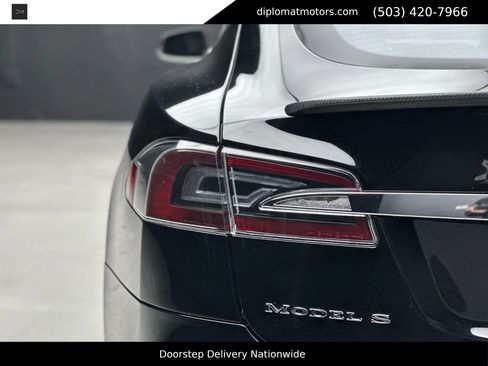 Used 2012 Tesla Model S Signature Performance image 14