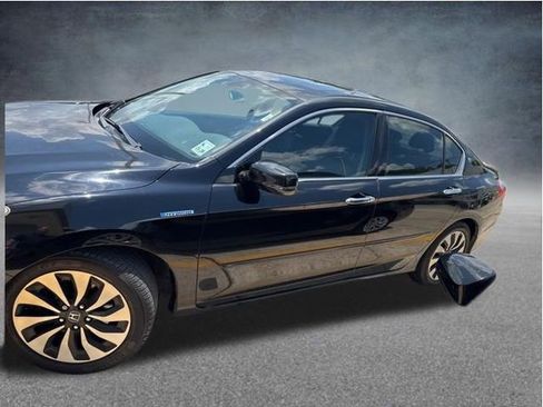 Used 2014 Honda Accord Touring image 2