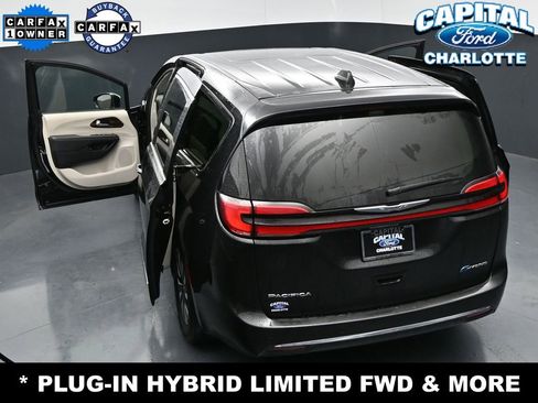 Used 2023 Chrysler Pacifica Limited FWD image 35