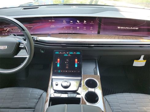 New 2025 Cadillac Escalade ESV Sport Platinum w/ LPO, ONYX Package image 14