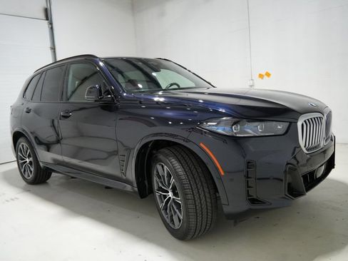 Used 2024 BMW X5 xDrive40i w/ M Sport Package AWD/4WD image 4