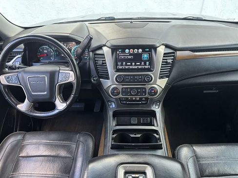 Used 2019 GMC Yukon XL Denali image 28