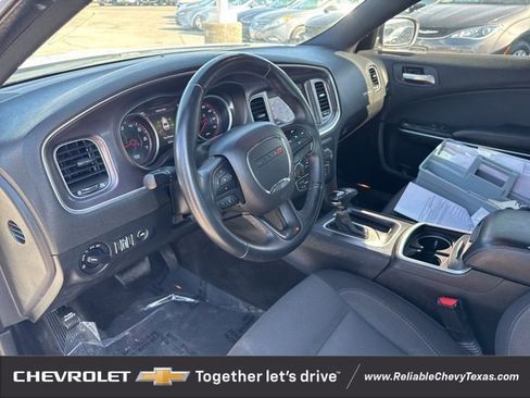 Used 2018 Dodge Charger SXT image 11