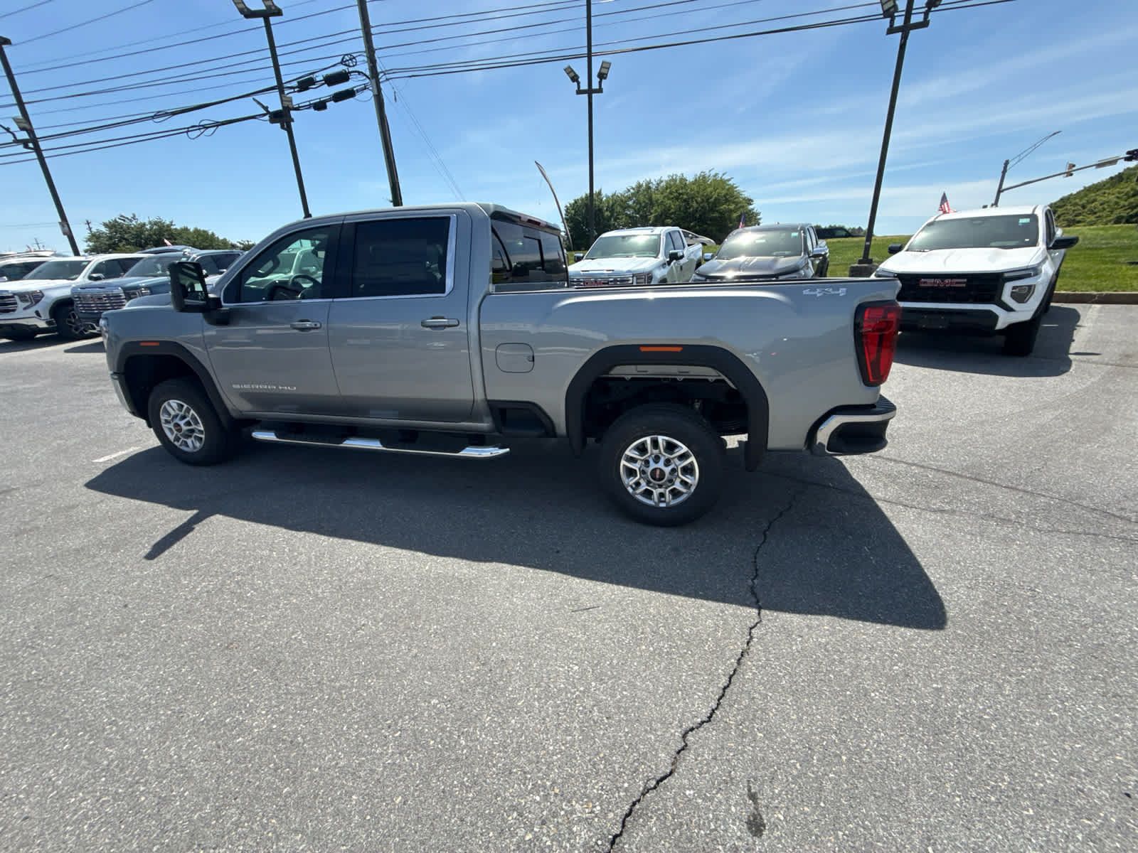 New 2026 GMC Sierra 2500 SLE w/ SLE Value Package; AWD/4WD image 6