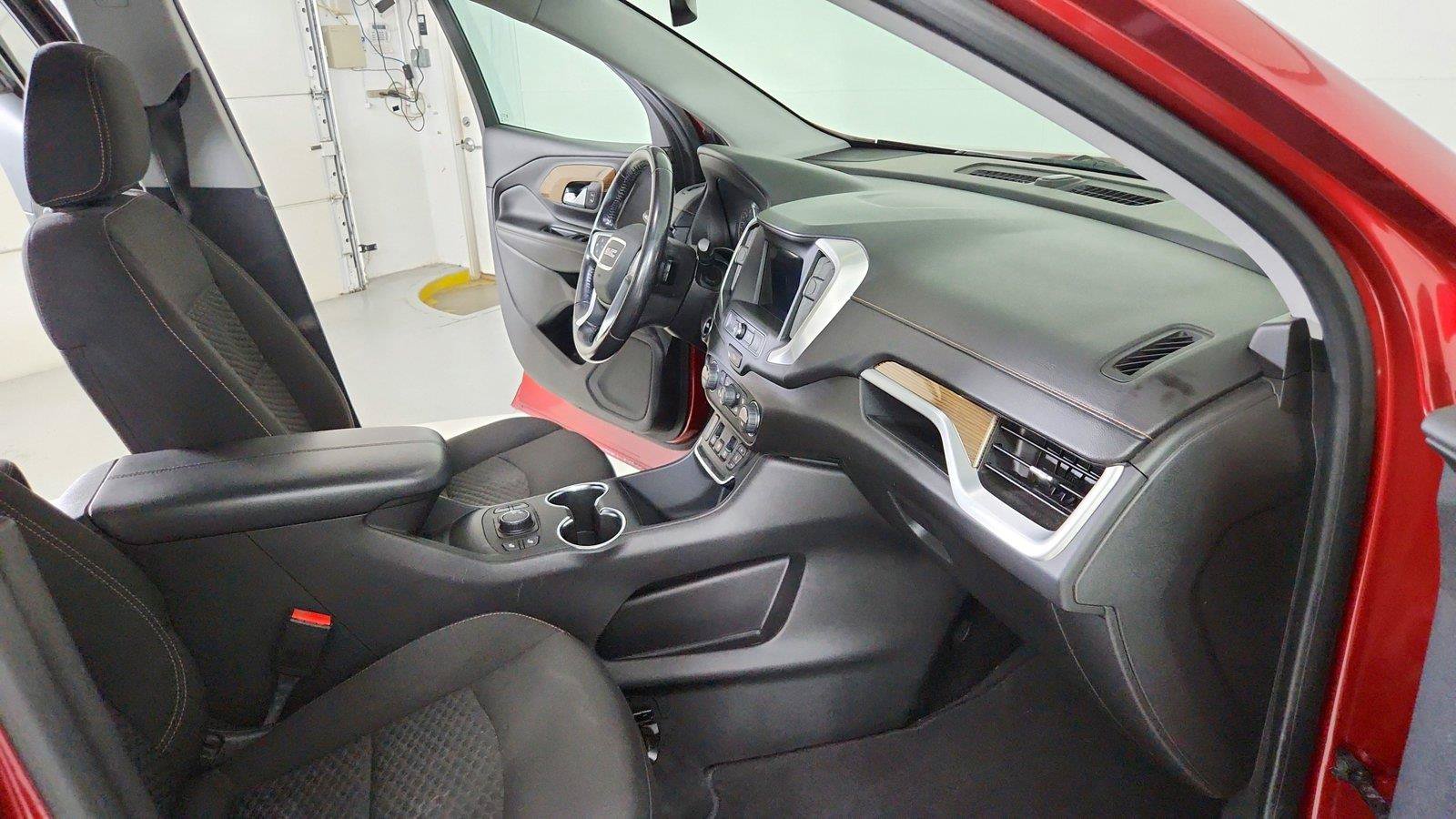 Used 2019 GMC Terrain SLE w/ Driver Convenience Package FWD image 26
