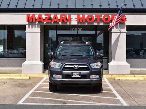 Used 2011 Toyota 4Runner SR5 AWD/4WD image 5