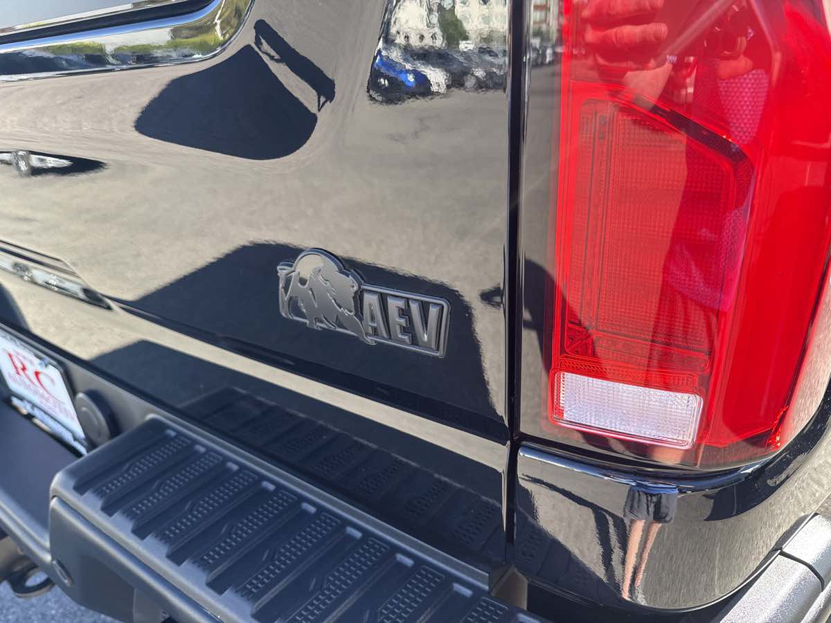 Used 2025 Chevrolet Silverado 2500 ZR2 w/ ZR2 Bison Edition AWD/4WD image 24