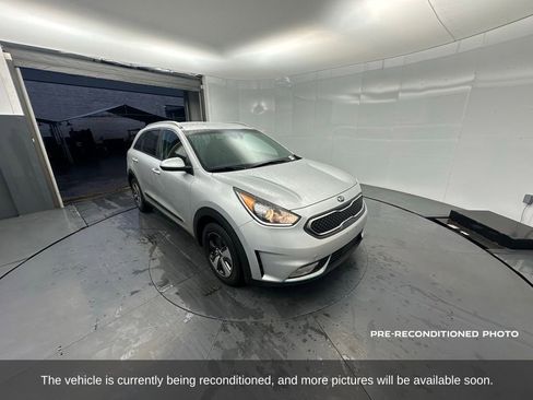 Used 2019 Kia Niro LX image 8
