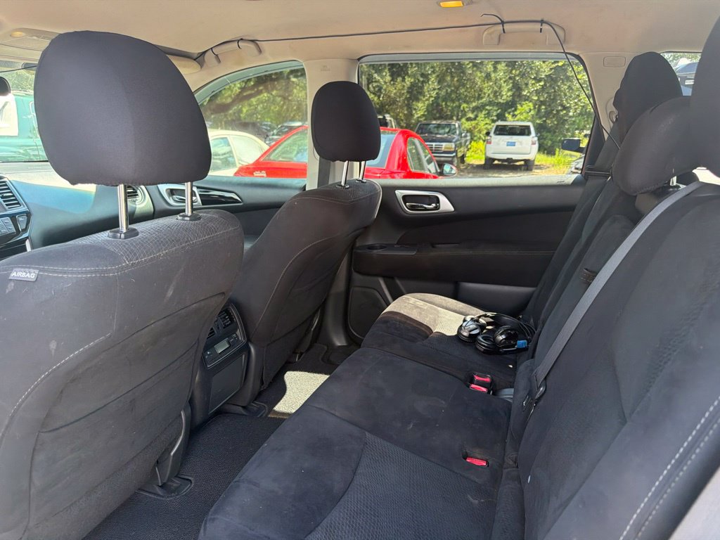 Used 2015 Nissan Pathfinder S FWD image 17