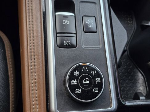 Used 2023 Nissan Pathfinder Platinum AWD/4WD image 21