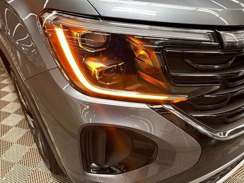 Used 2024 Volkswagen Atlas Cross Sport SE image 7