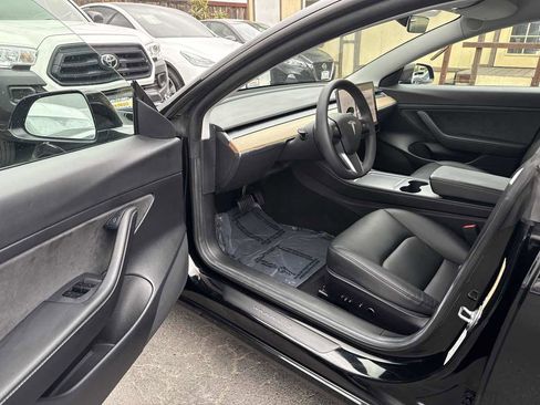 Used 2021 Tesla Model 3 RWD image 9