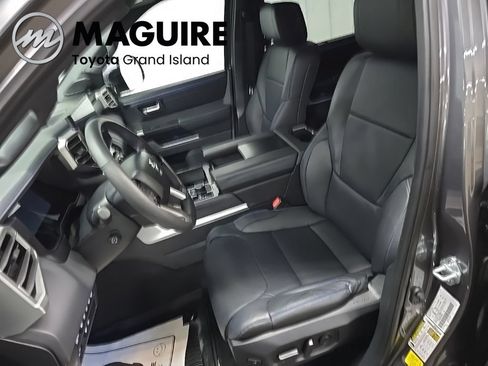 Used 2024 Toyota Sequoia Platinum AWD/4WD image 35