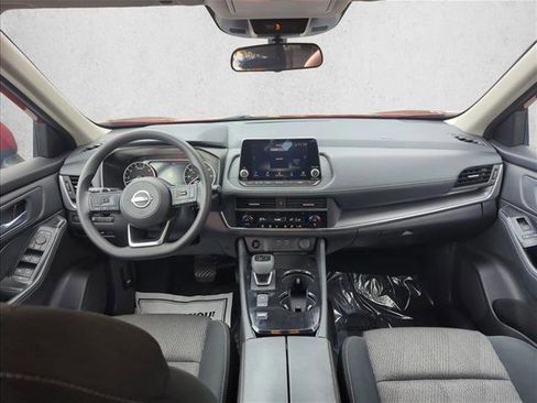 Used 2024 Nissan Rogue SV image 20