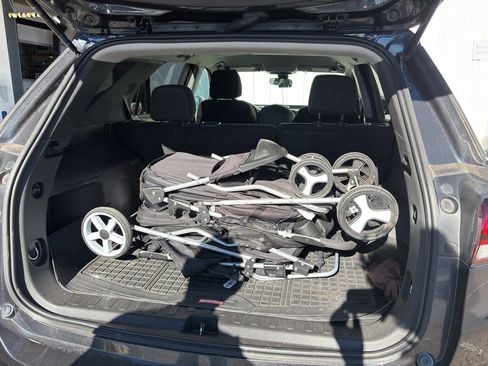 Used 2022 Chevrolet Equinox LS w/ LS Convenience Package image 5