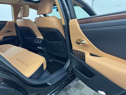 Used 2024 Lexus ES 350 w/ Premium Package FWD image 38