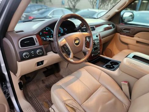 Used 2013 Chevrolet Avalanche LT w/ Texas Edition image 18