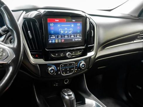 Used 2020 Chevrolet Traverse RS FWD image 35