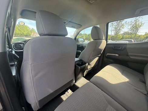 Used 2016 Toyota Tacoma SR5 w/ Towing Package image 14