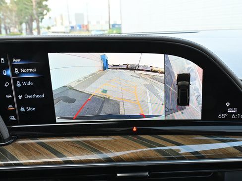 Used 2021 Cadillac Escalade Premium Luxury Platinum image 22