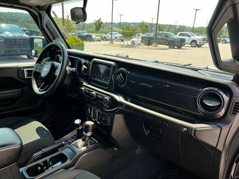 Used 2022 Jeep Wrangler Unlimited Sport AWD/4WD image 23