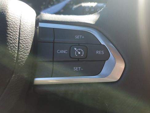 New 2026 Jeep Compass Latitude image 12