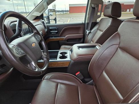 Used 2019 Chevrolet Silverado 2500 High Country w/ Duramax Plus Package image 10