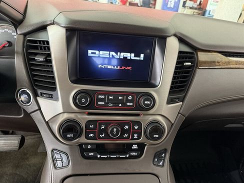 Used 2016 GMC Yukon XL Denali w/ Open Road Package AWD/4WD image 15