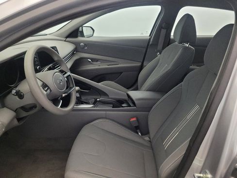 Used 2022 Hyundai Elantra SEL FWD image 17