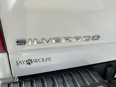 Used 2023 Chevrolet Silverado 1500 LT image 24